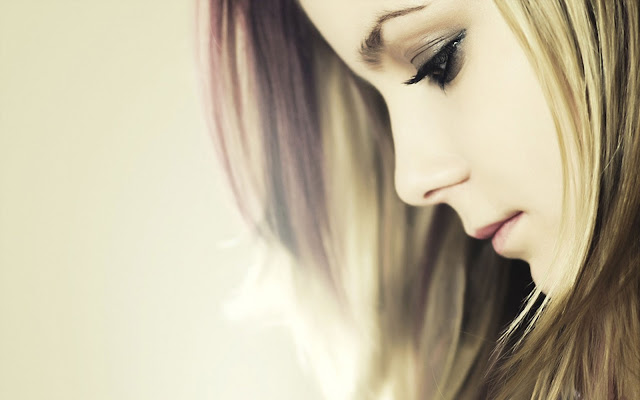 Sad Alone Girl Love Wallpaper and Profile Pictures DP (12)